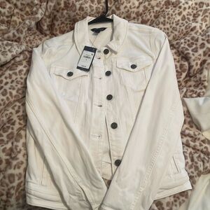 White Tommy Hilfiger denim jacket. Women’s M